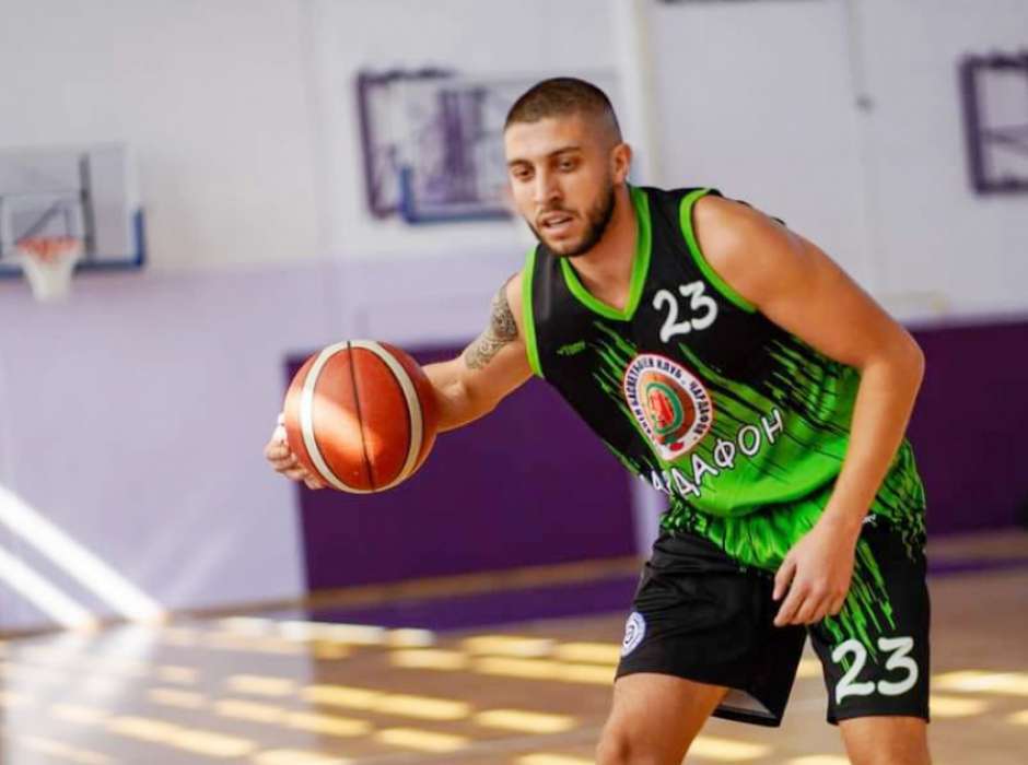 Mitaka-be-neud-rzhim-sreschu--Lokomotiv-