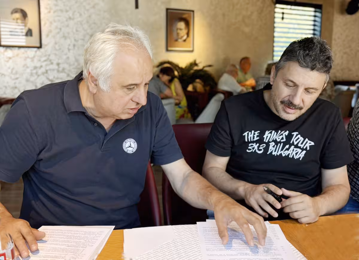 Ivan-Gospodinov,-vlyavo,-i-Dimit-r-Petkov-utochnyavat-parametrite-na-dogovora
