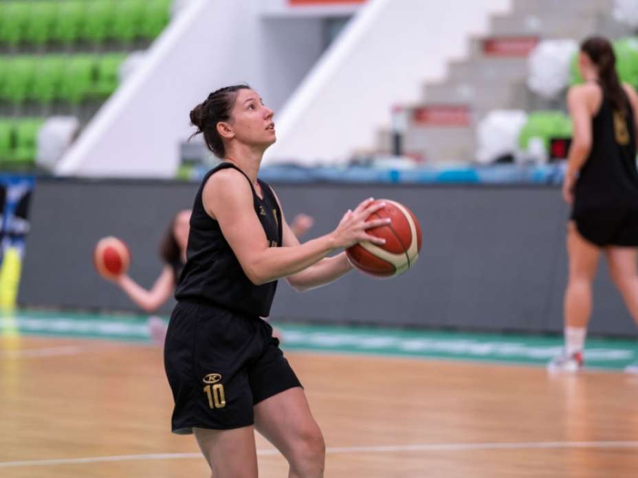 Gard-t-na-natsionalniya-otbor-po-basketbol-na-B-lgariya-Gergana-Ivanova