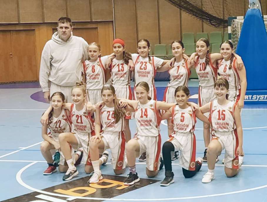 Viktor-Krushev-ostana-dovolen-ot-predstavyaneto-na-svoite-momicheta