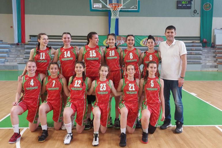 Sled-kraya-na-turnira-v-Stara-Zagora-Viktor-Krushev-i-momicheta-mu-imaha-osnovanie-za-radost